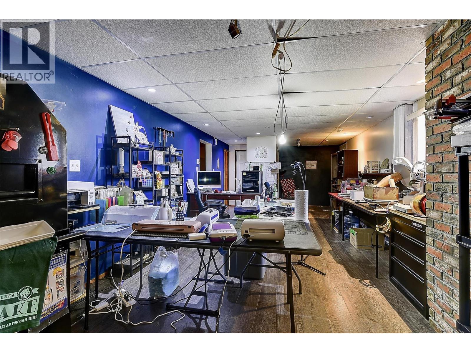 9810 Venables Drive, Coldstream, BC - Indoor