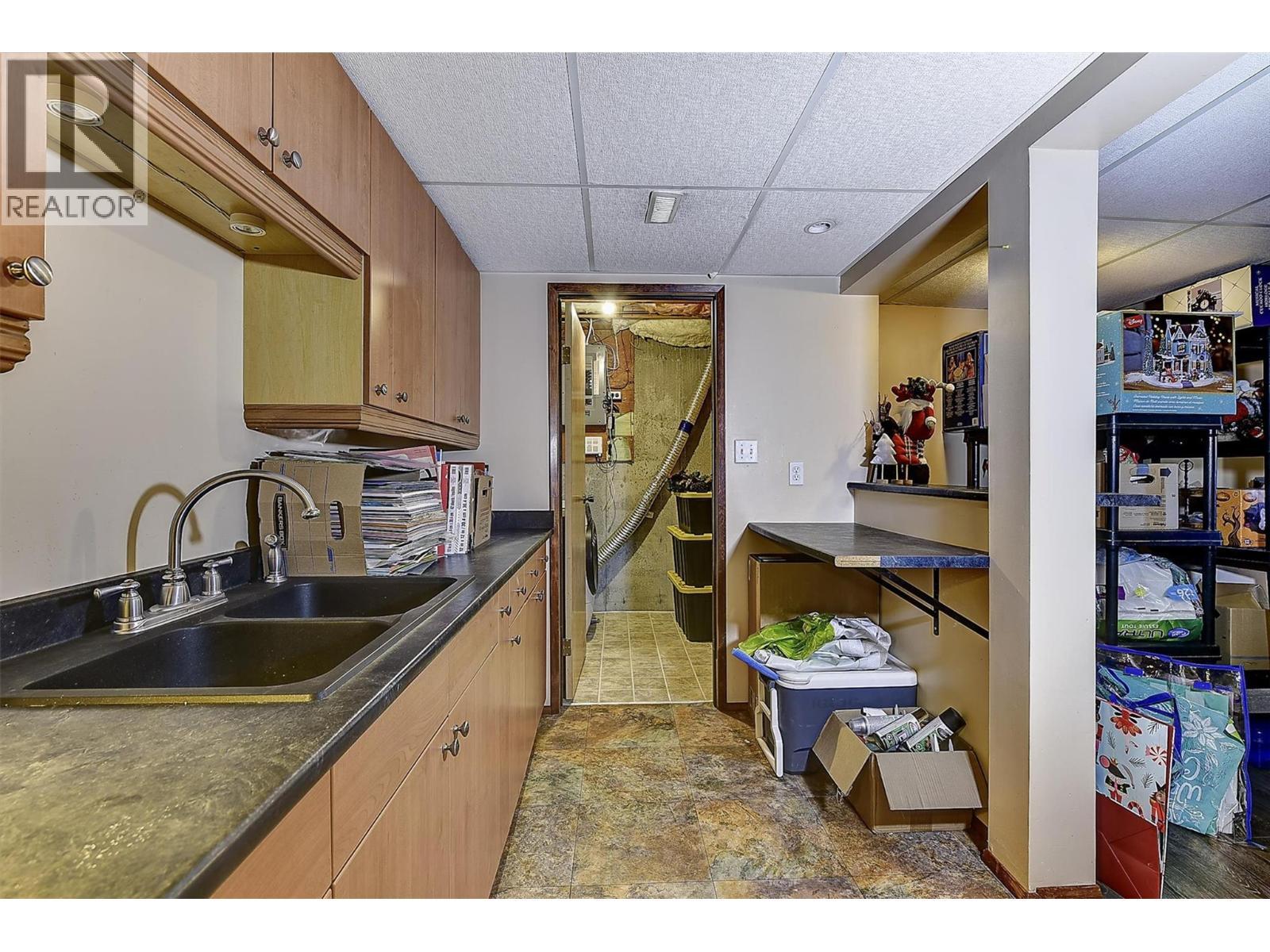 9810 Venables Drive, Coldstream, BC - Indoor Photo Showing Kitchen With Double Sink