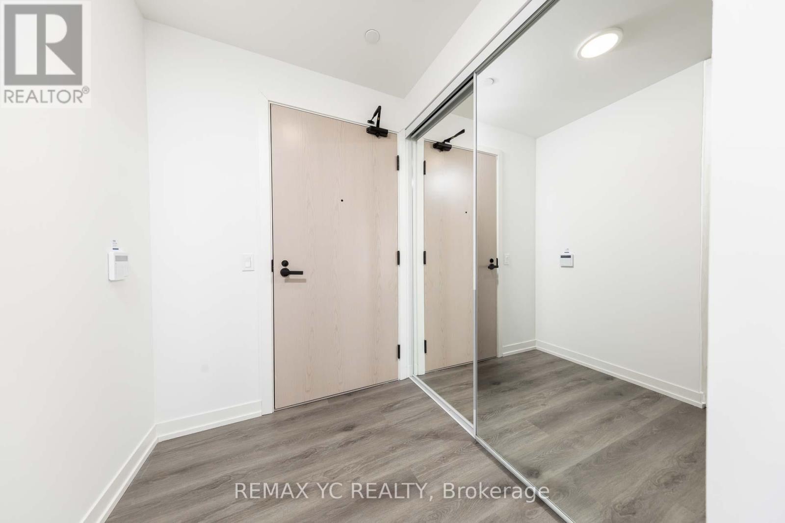 3910 - 28 Interchange Way, Vaughan, ON - Indoor Photo Showing Other Room