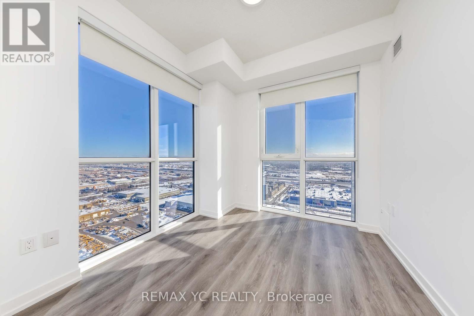 3910 - 28 Interchange Way, Vaughan, ON - Indoor Photo Showing Other Room