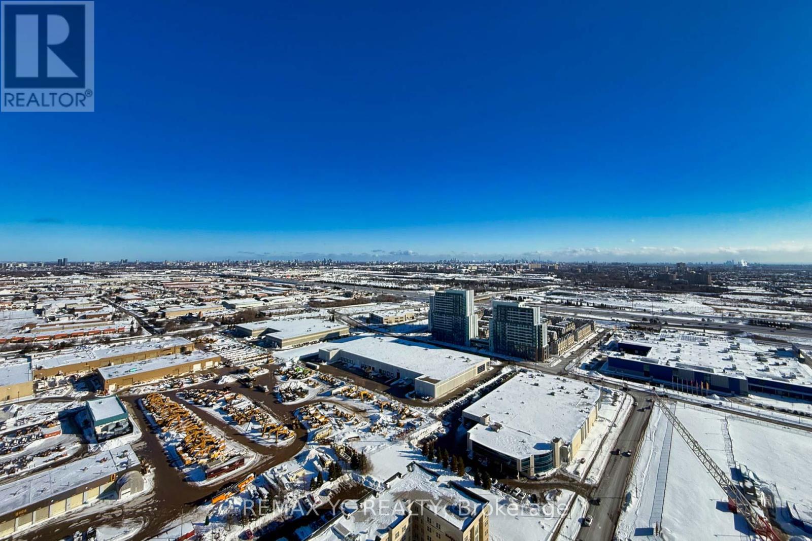 3910 - 28 Interchange Way, Vaughan, ON - Outdoor With View