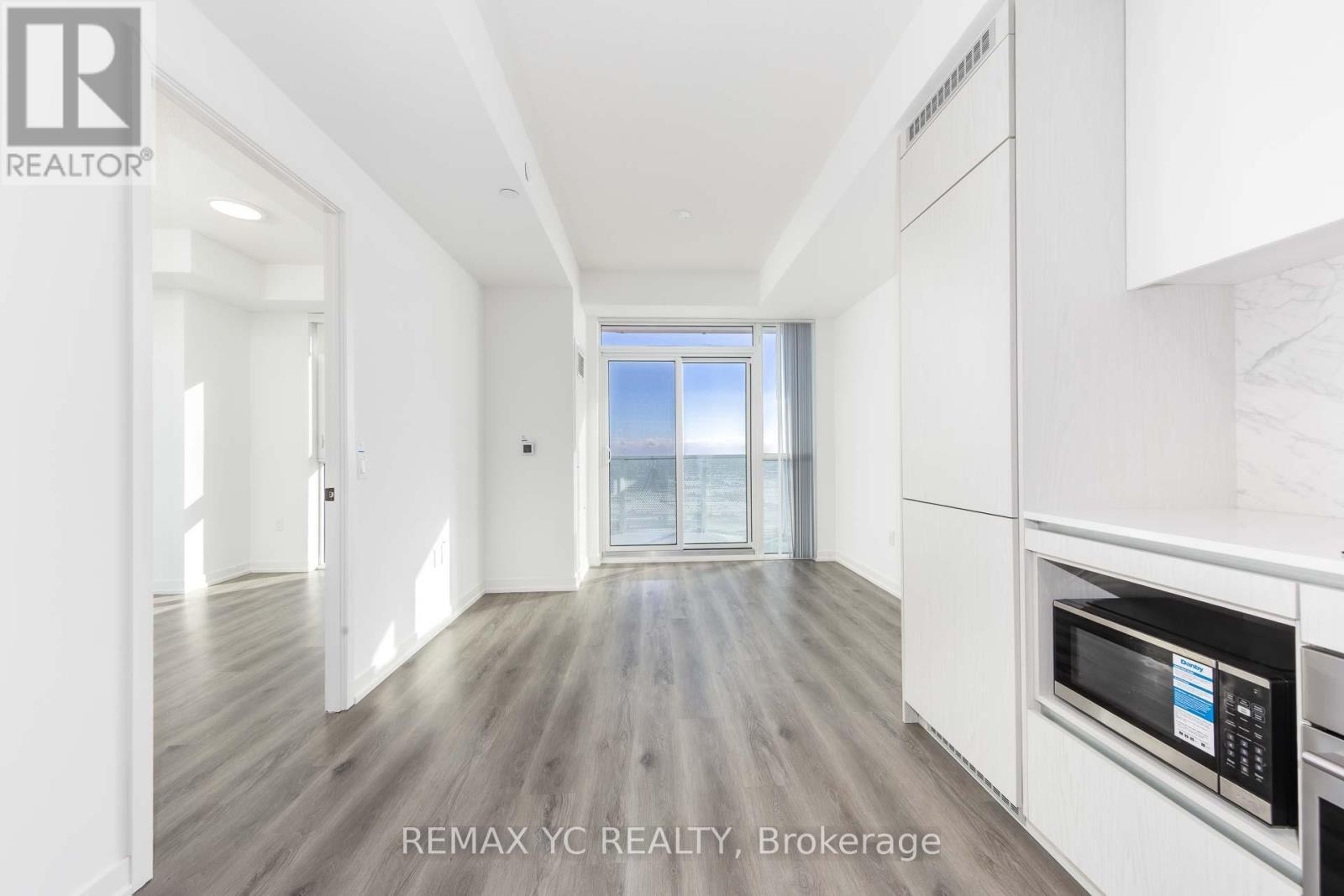 3910 - 28 Interchange Way, Vaughan, ON - Indoor Photo Showing Other Room