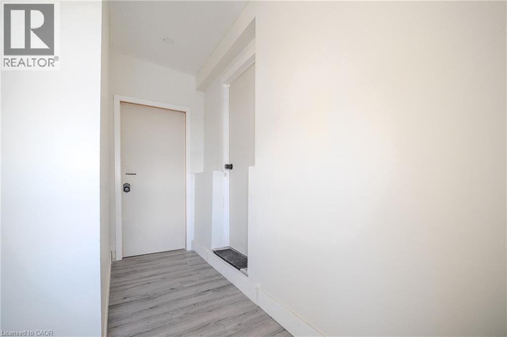 86 Birge Street, Hamilton, ON - Indoor Photo Showing Other Room