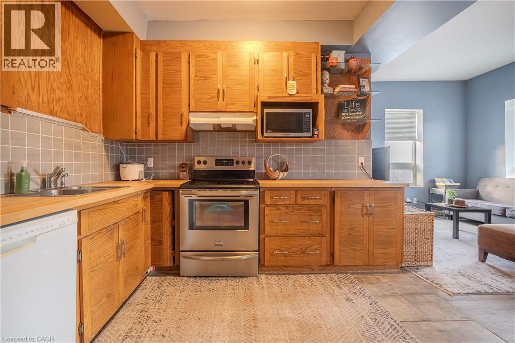 86 Birge Street, Hamilton, ON - Indoor Photo Showing Kitchen With Double Sink