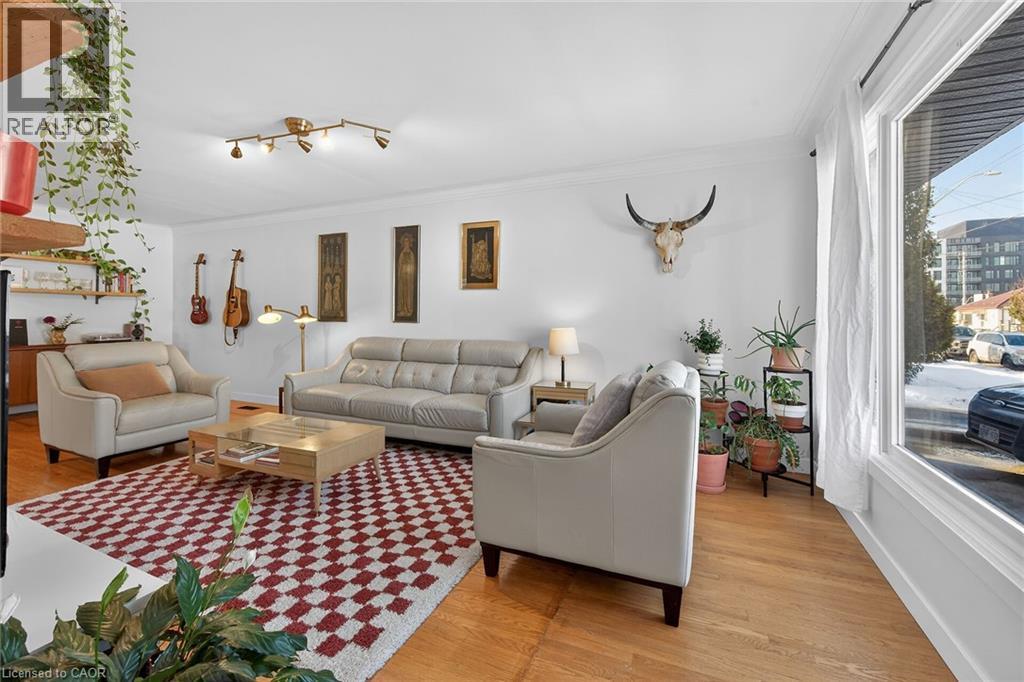 280 Thayer Avenue, Hamilton, ON - Indoor Photo Showing Other Room