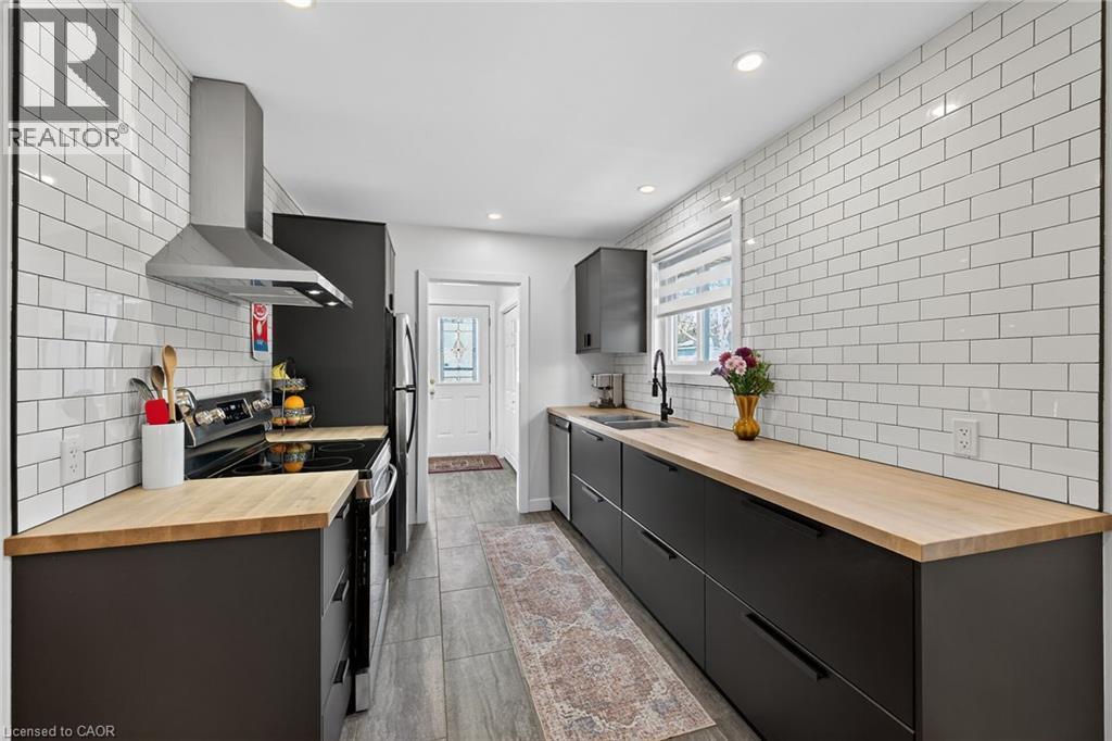 280 Thayer Avenue, Hamilton, ON - Indoor Photo Showing Dining Room