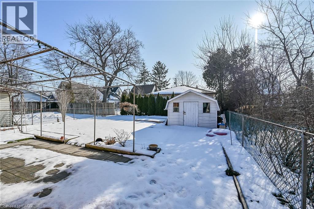 280 Thayer Avenue, Hamilton, ON - Indoor Photo Showing Basement