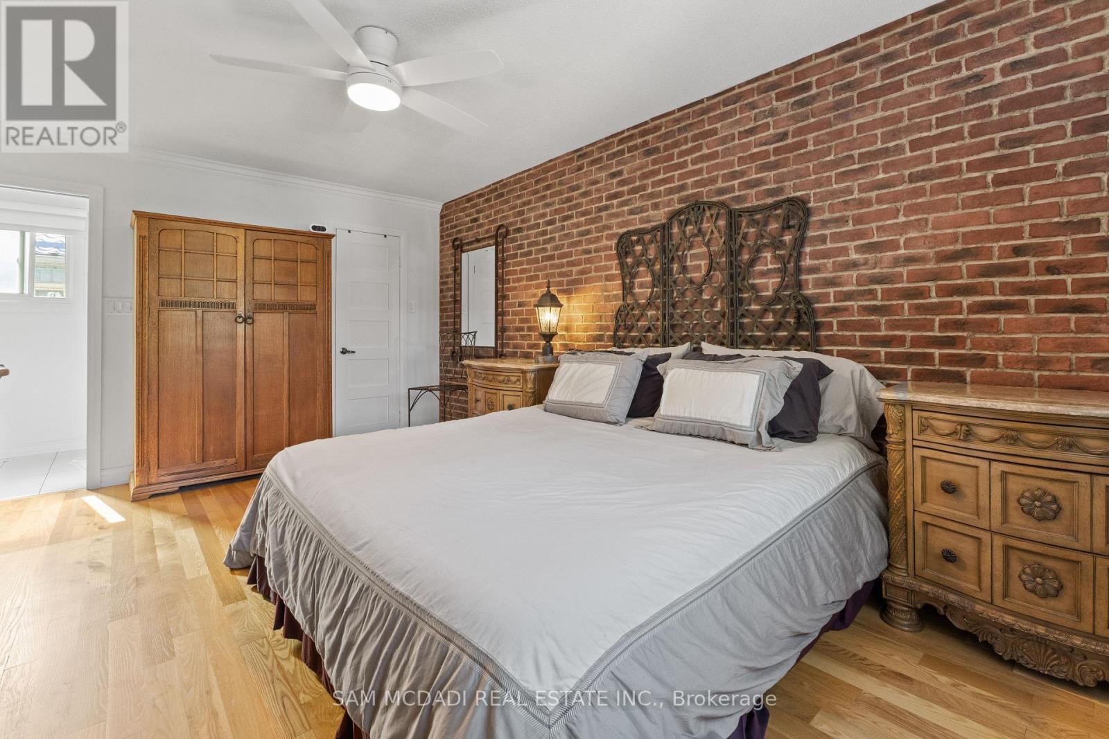 7 Pierpont Place, Mississauga, ON - Indoor Photo Showing Bedroom