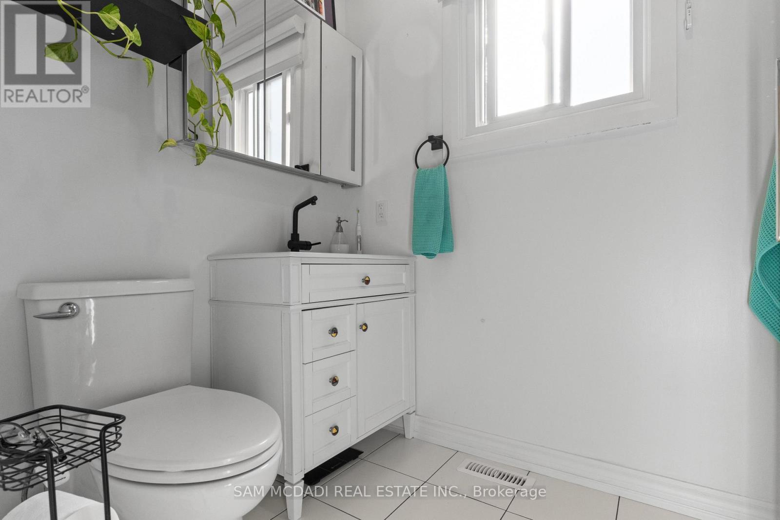 7 Pierpont Place, Mississauga, ON - Indoor Photo Showing Bathroom