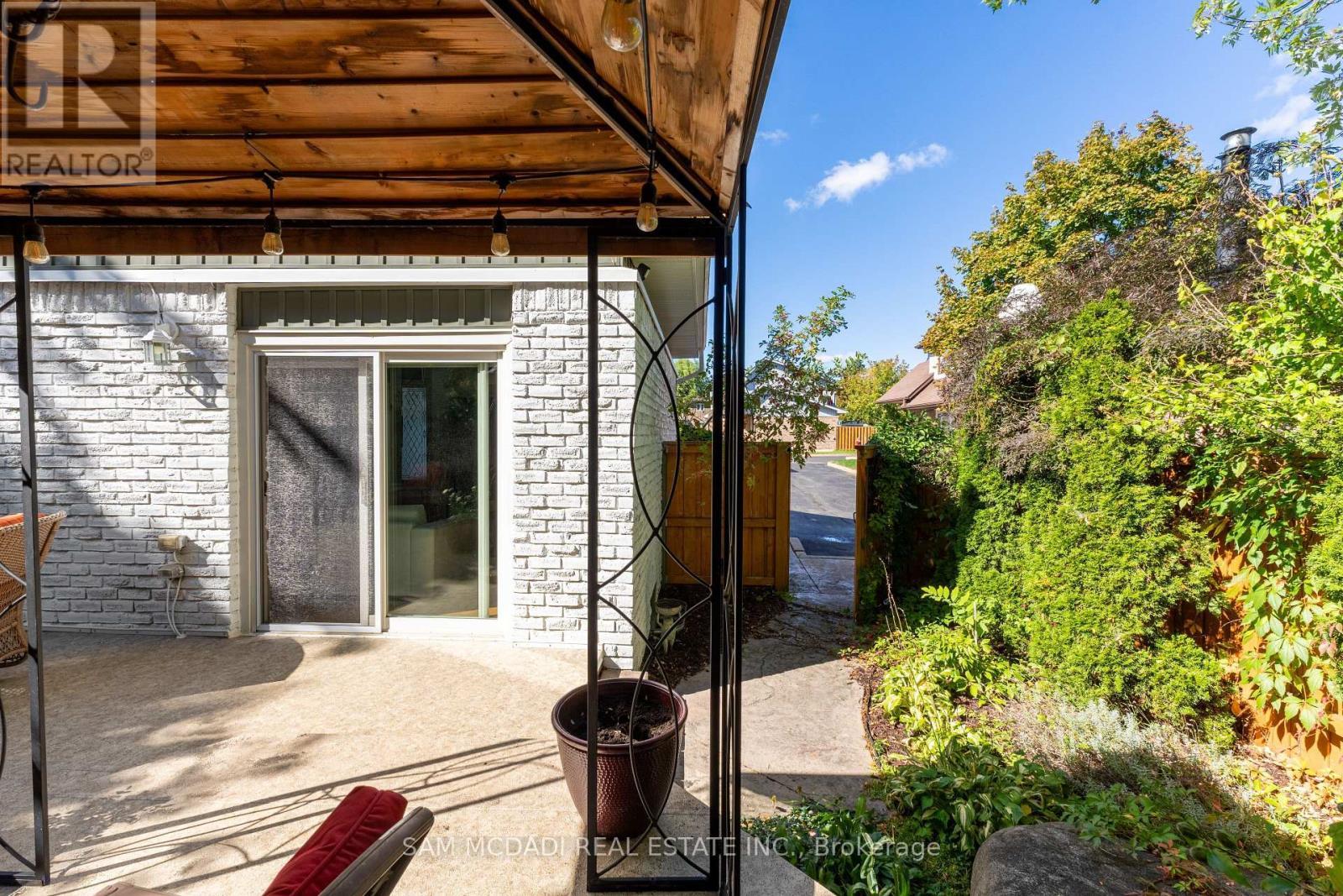 7 Pierpont Place, Mississauga, ON - Outdoor