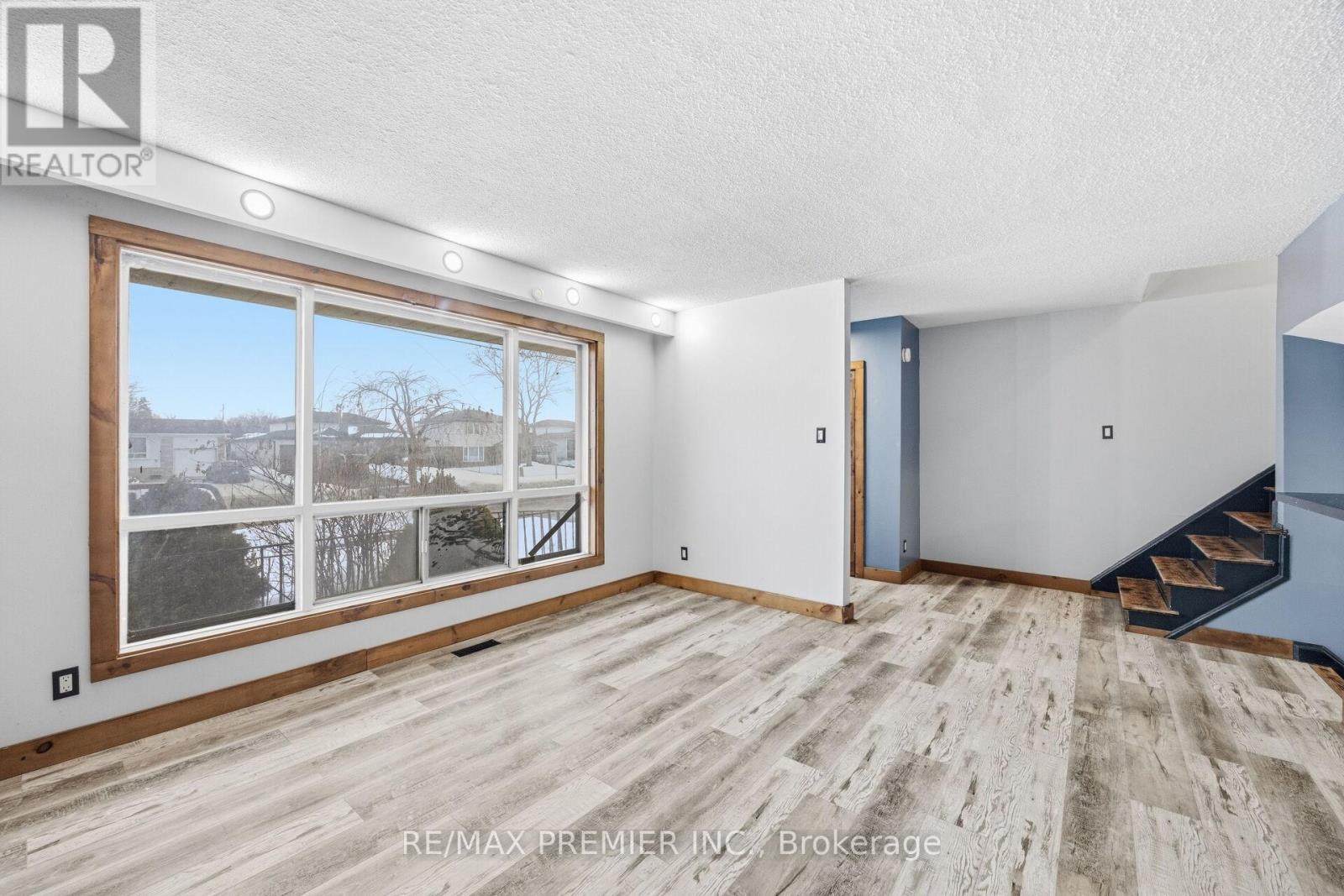 3783 Morning Star Drive, Mississauga, ON - Indoor With Fireplace