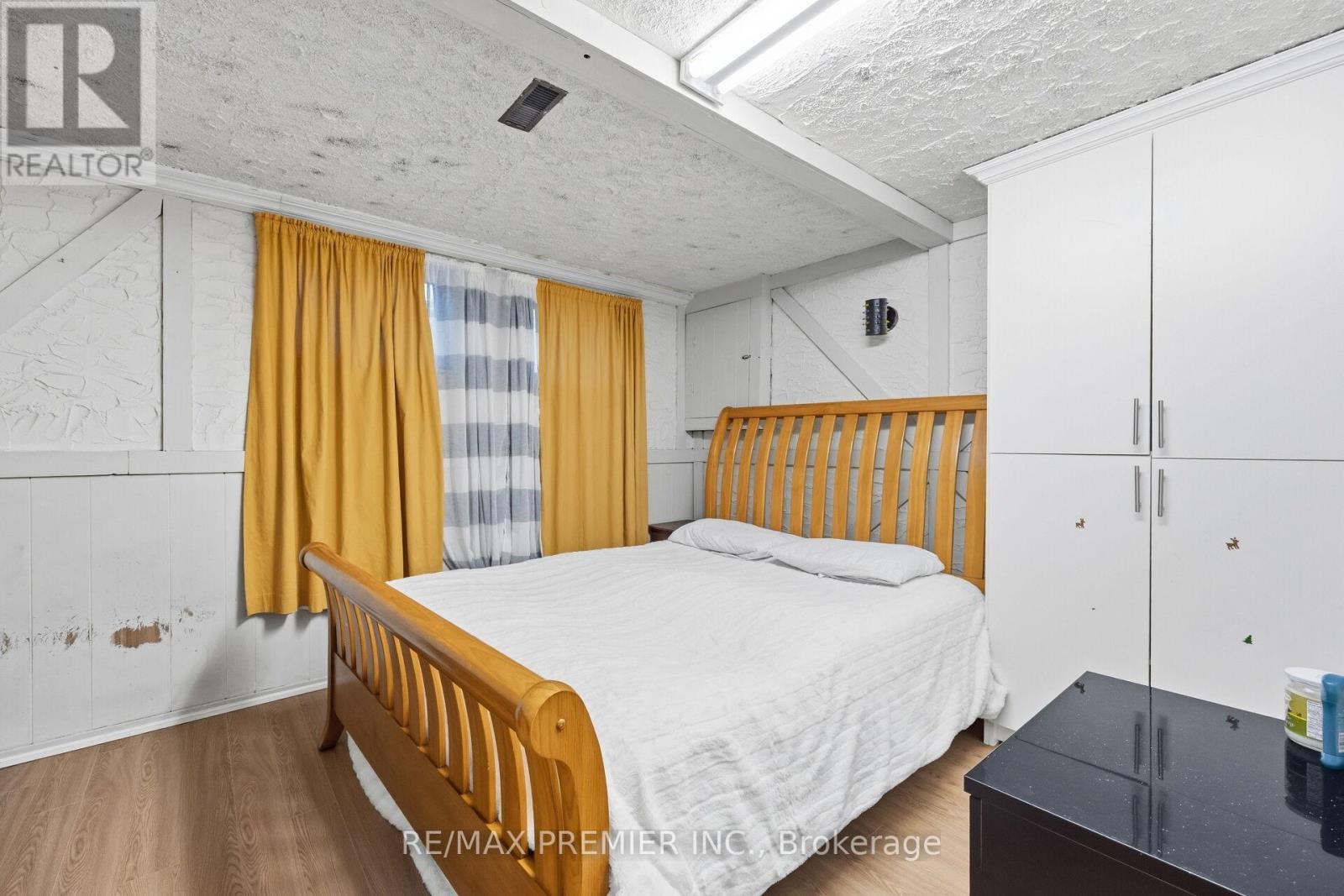 3783 Morning Star Drive, Mississauga, ON - Indoor Photo Showing Bedroom