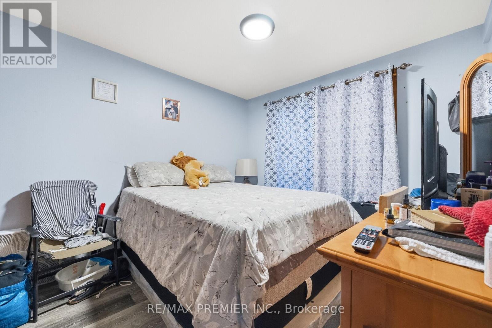 3783 Morning Star Drive, Mississauga, ON - Indoor Photo Showing Bedroom