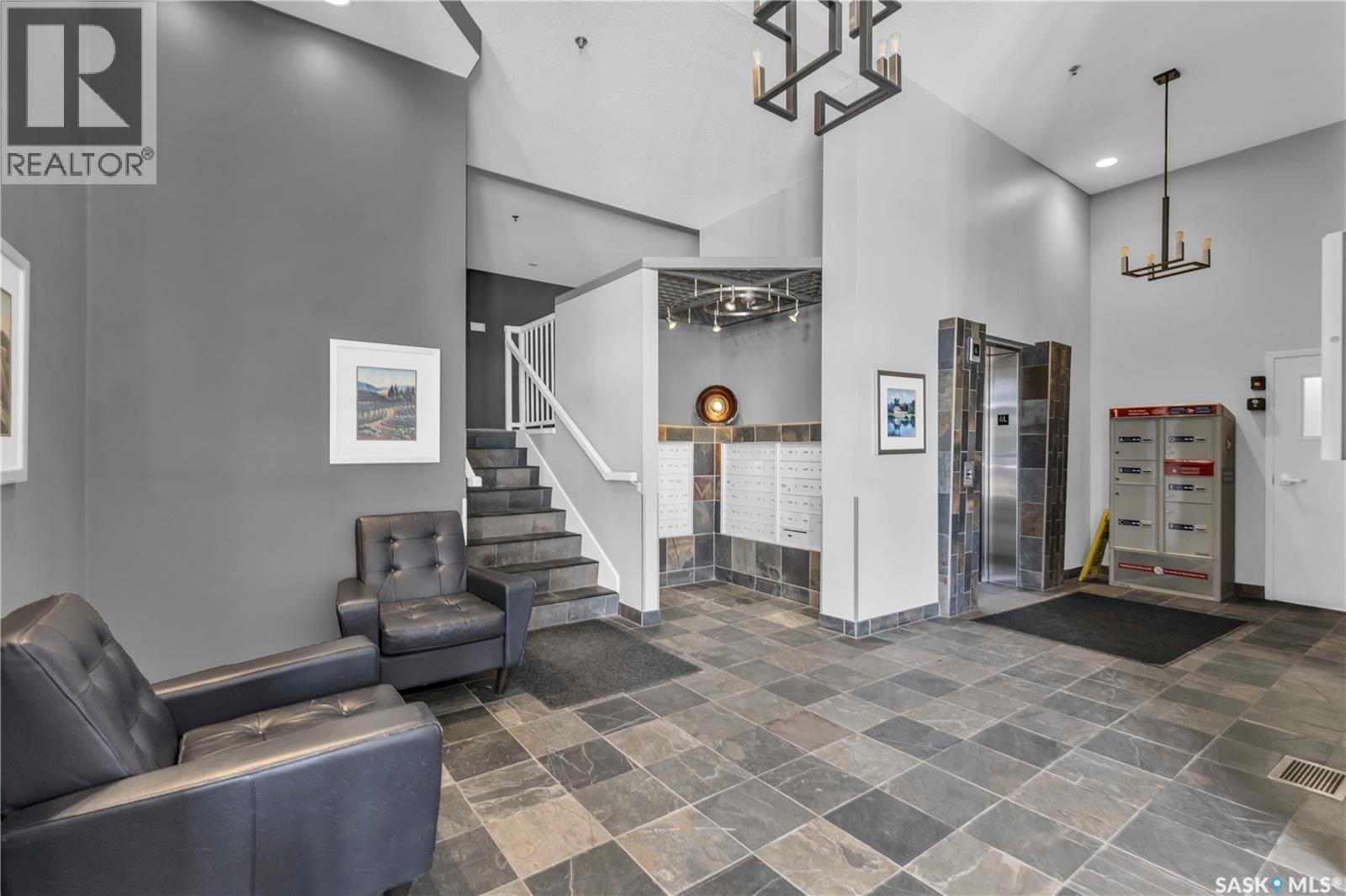 102 2213 Adelaide Street E, Saskatoon, SK - Indoor