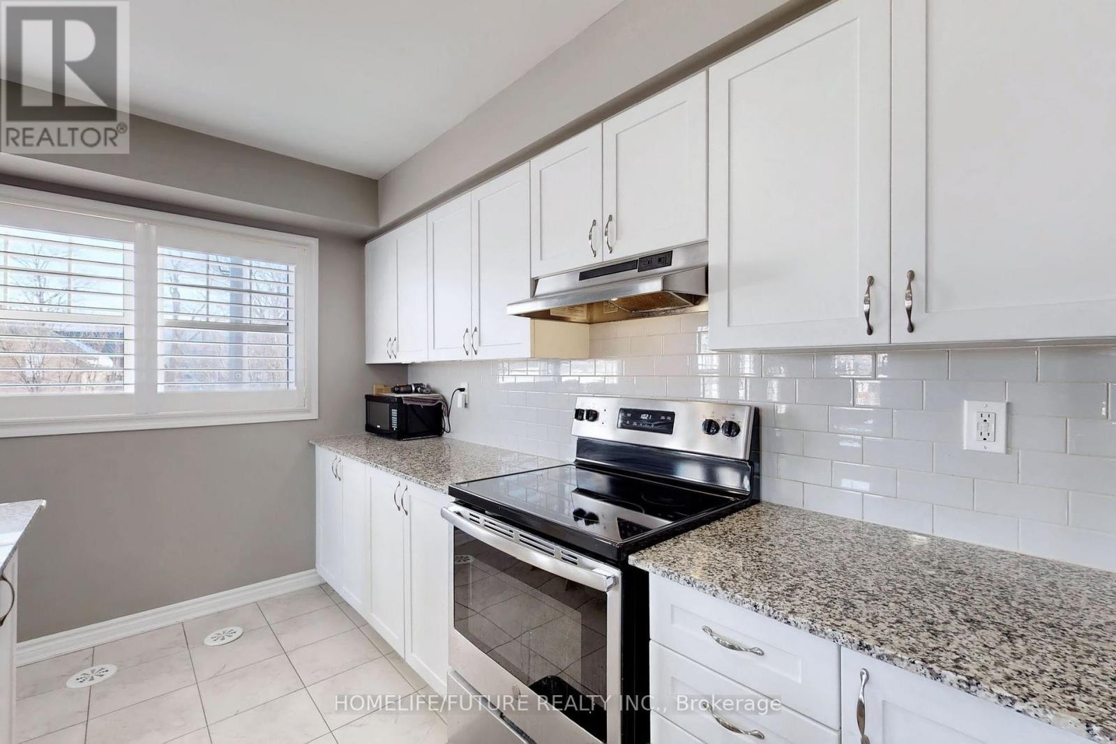 239 Netherby Lane, Kitchener, ON - Indoor Photo Showing Kitchen