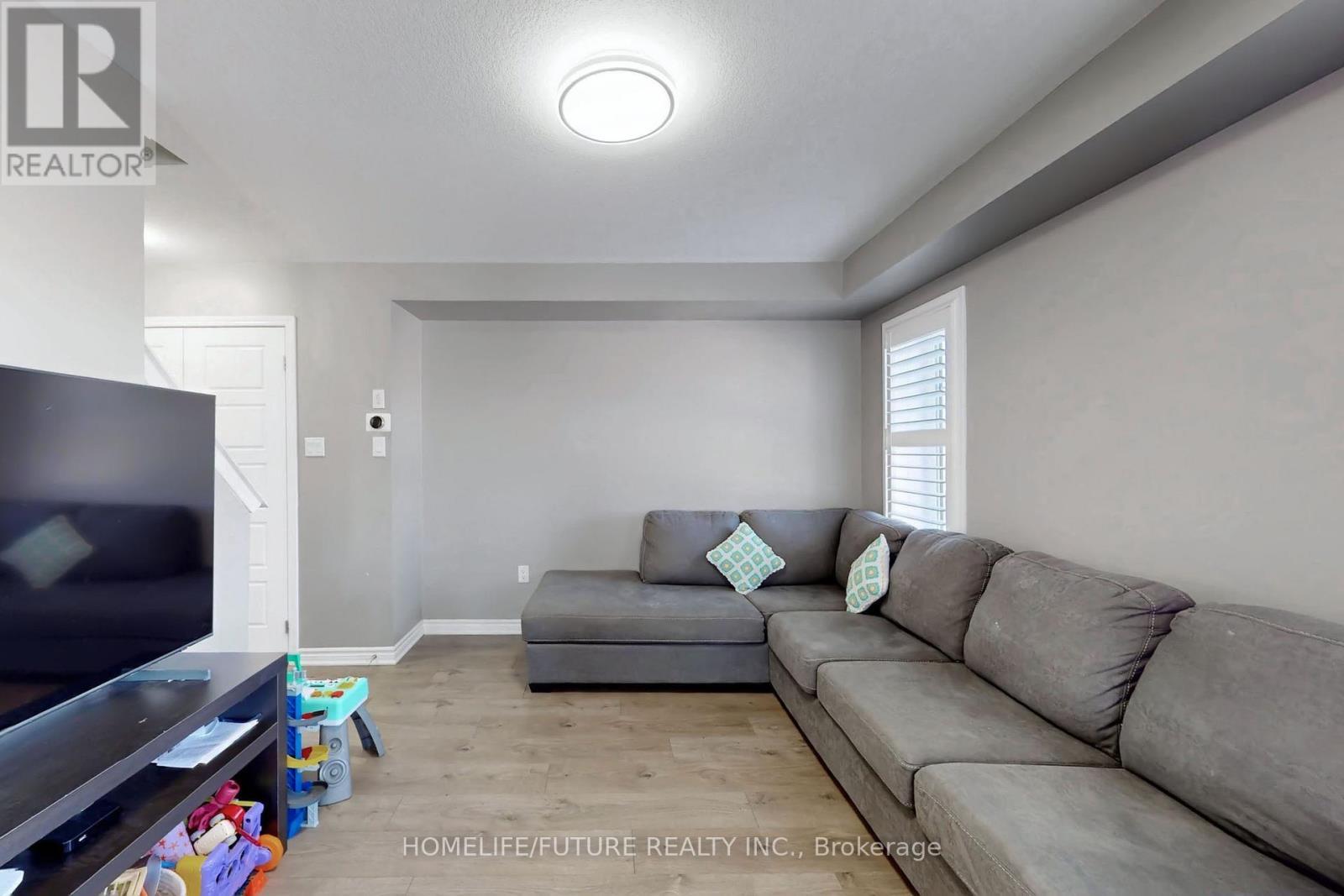239 Netherby Lane, Kitchener, ON - Indoor Photo Showing Living Room
