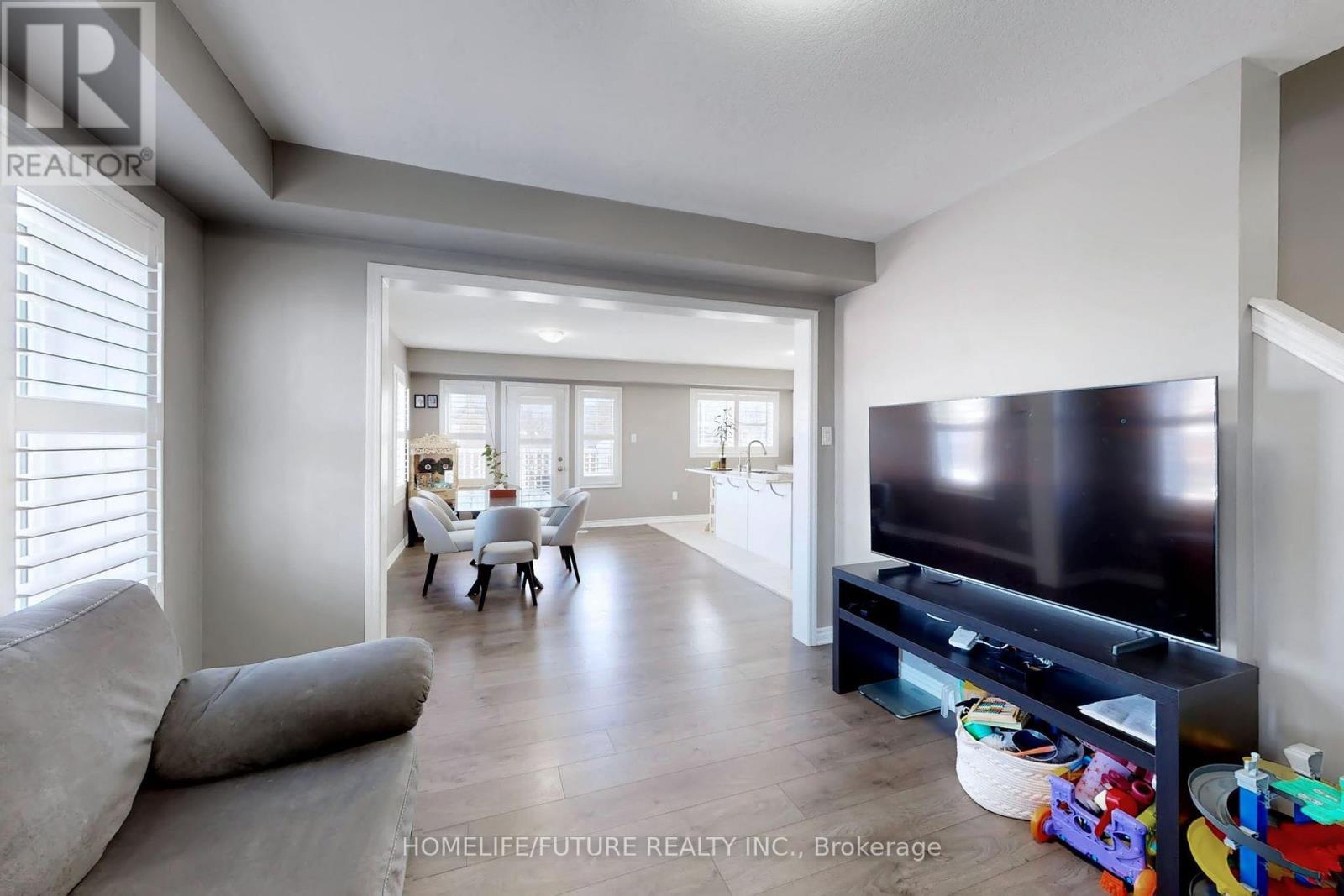 239 Netherby Lane, Kitchener, ON - Indoor Photo Showing Living Room