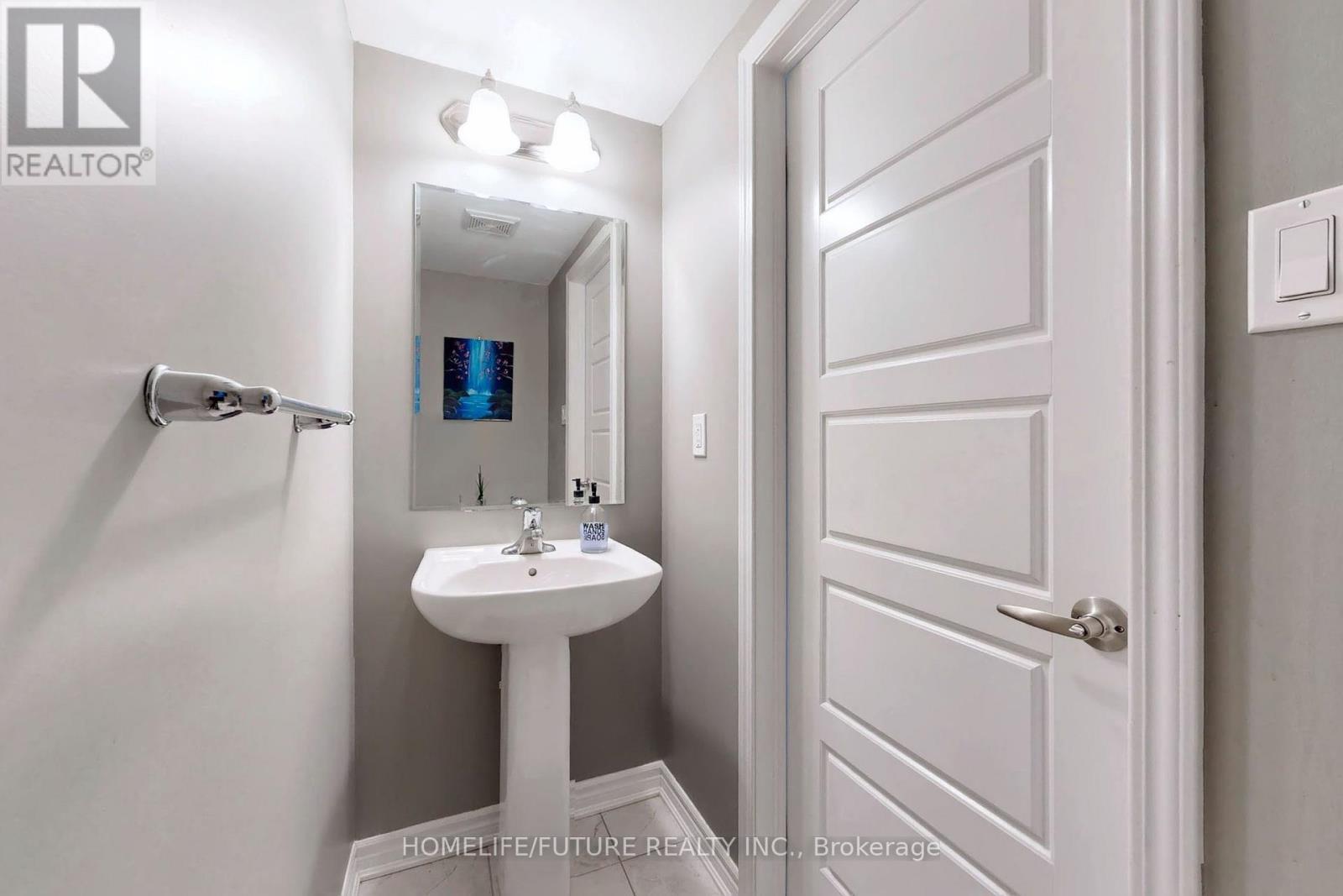 239 Netherby Lane, Kitchener, ON - Indoor Photo Showing Bathroom