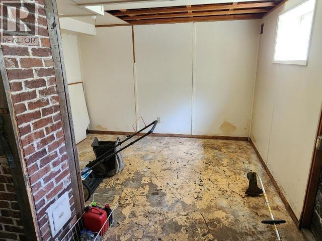 6237 Lund, Powell River, BC - Indoor Photo Showing Basement