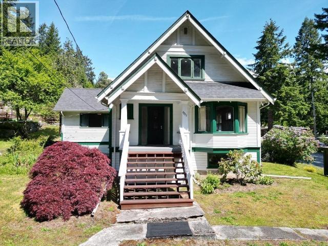 6237 Lund, Powell River, BC - Outdoor With Facade