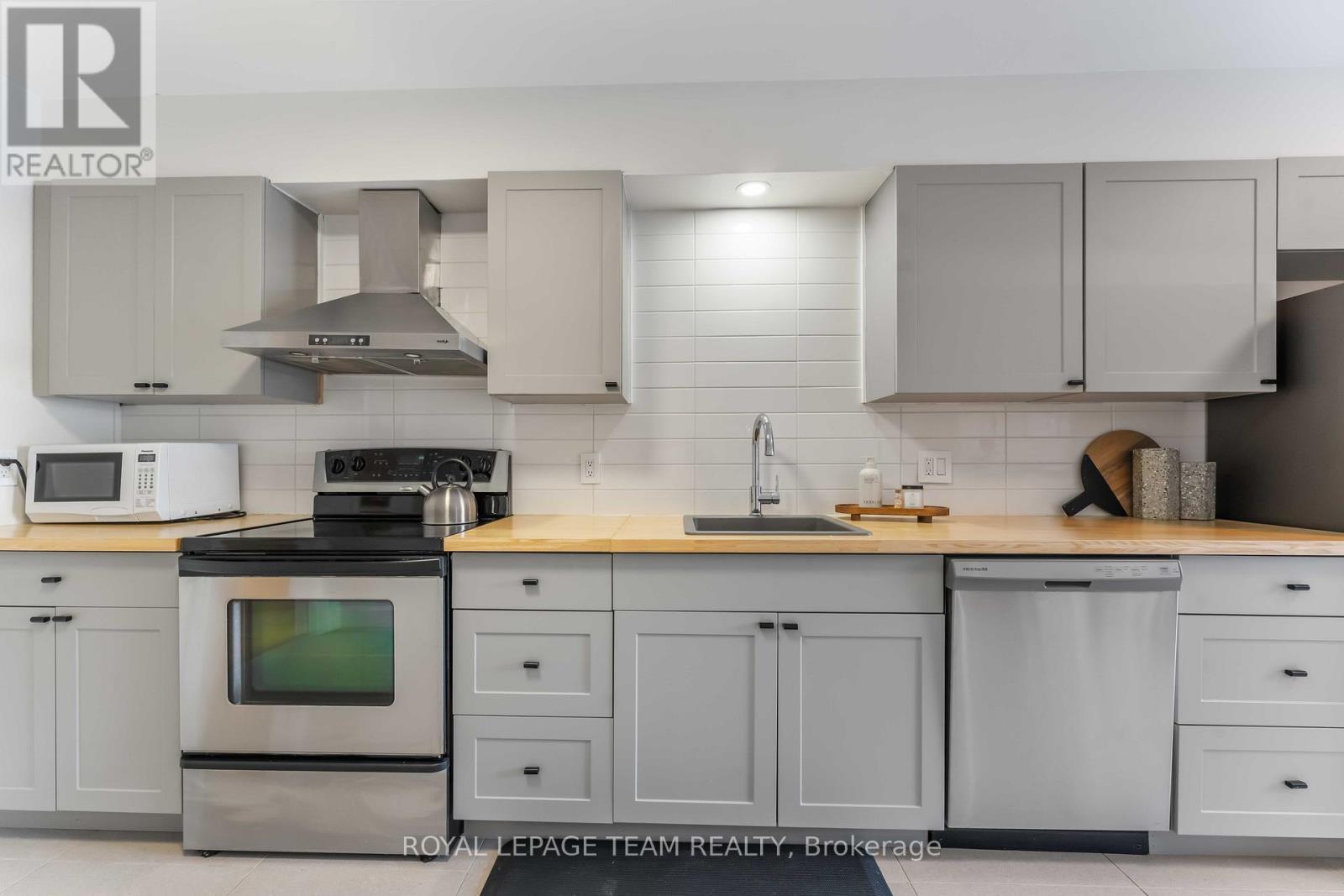 57 Redpath Drive, Ottawa, ON - Indoor Photo Showing Kitchen