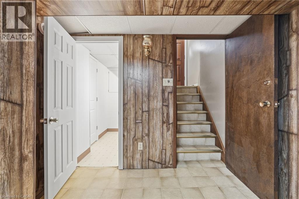 940 Brucedale Avenue E, Hamilton, ON - Indoor Photo Showing Other Room