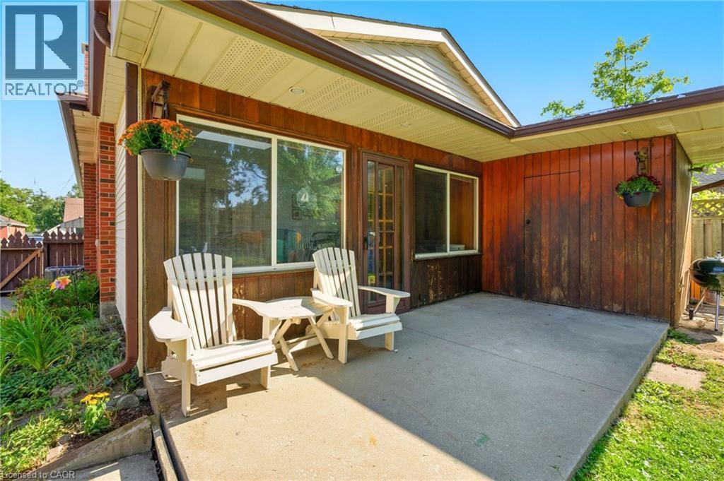 940 Brucedale Avenue E, Hamilton, ON - Outdoor With Exterior