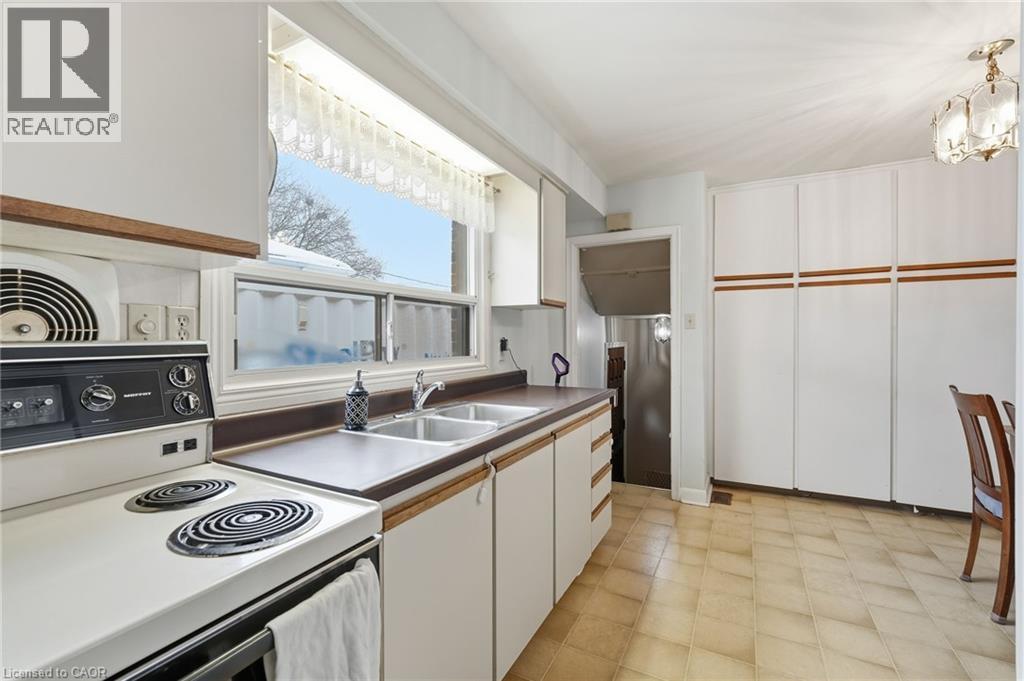 940 Brucedale Avenue E, Hamilton, ON - Indoor Photo Showing Kitchen With Double Sink