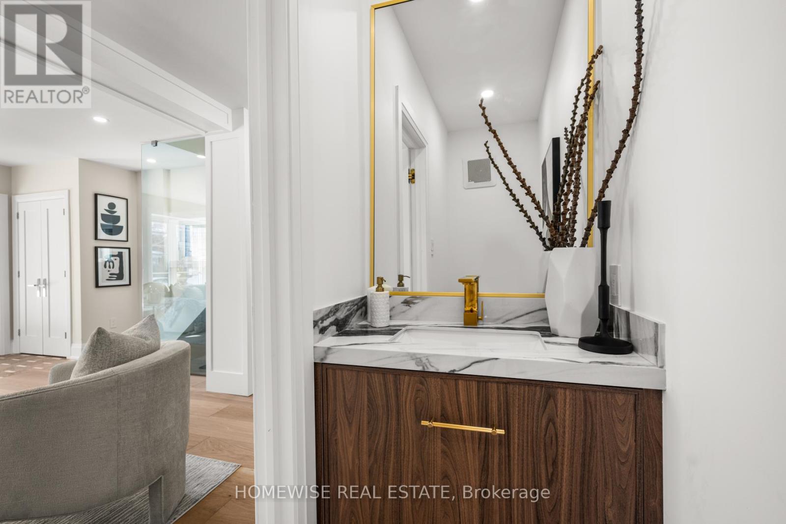 306 Manor Road E, Toronto, ON - Indoor