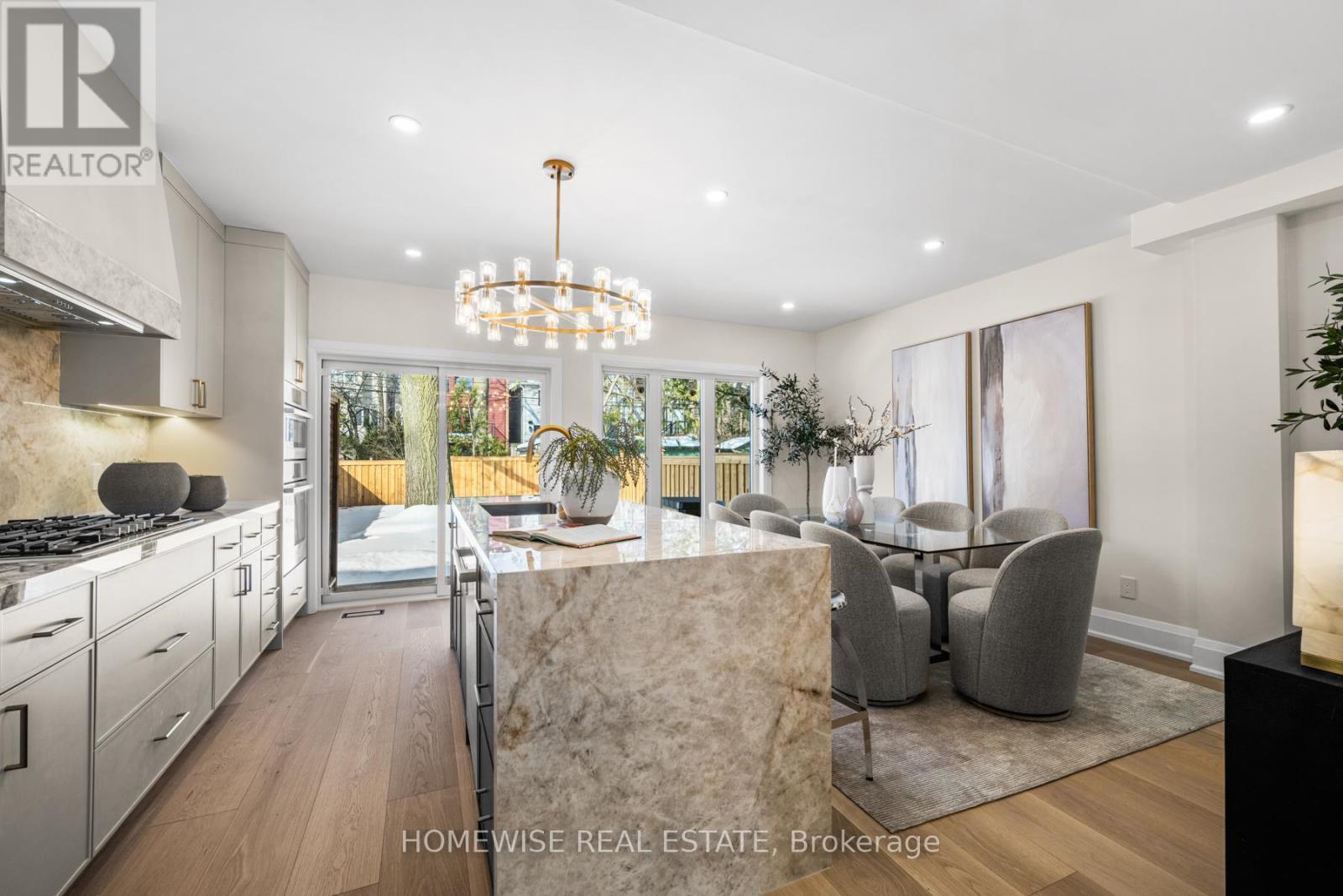 306 Manor Road E, Toronto, ON - Indoor Photo Showing Kitchen With Upgraded Kitchen