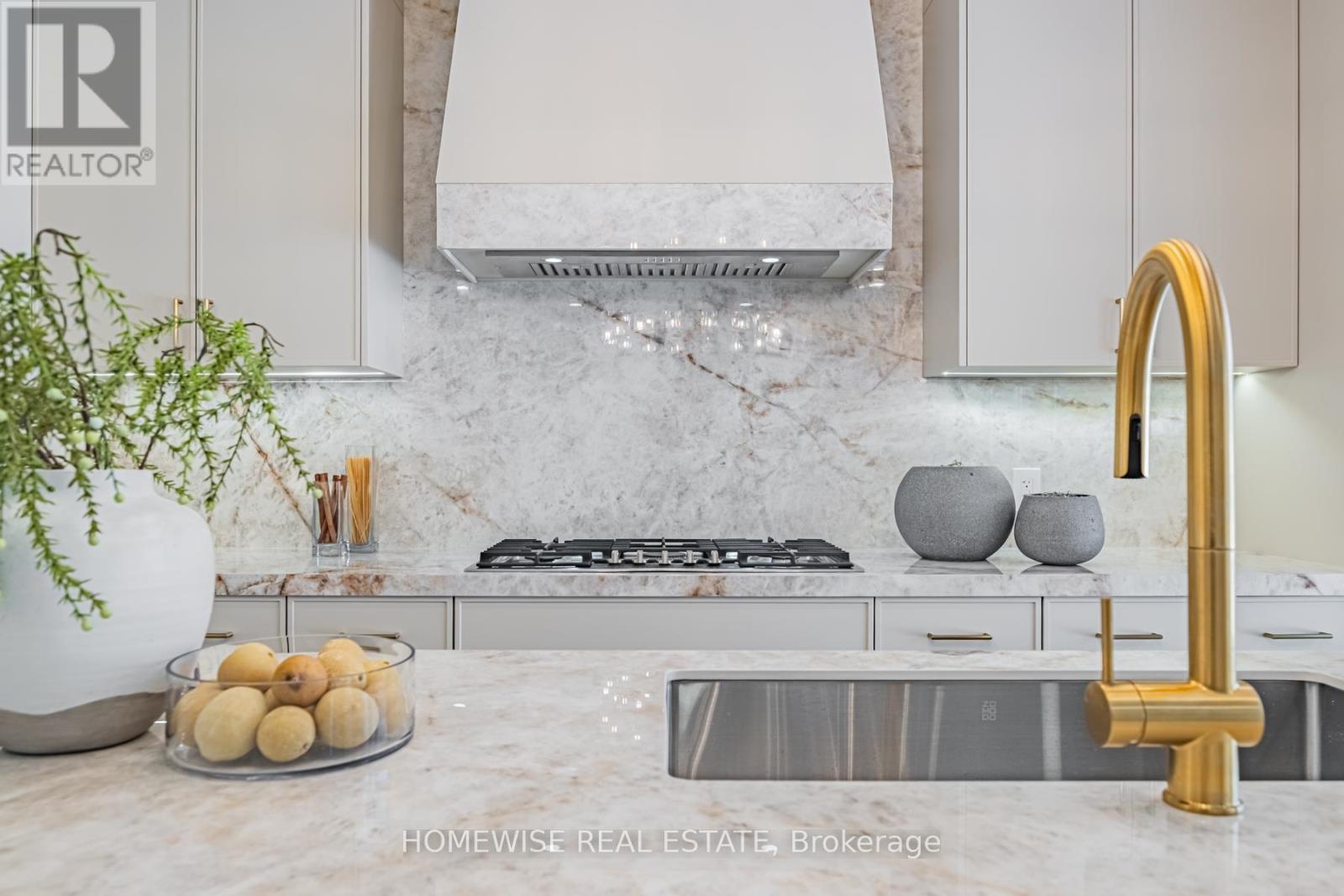 306 Manor Road E, Toronto, ON -