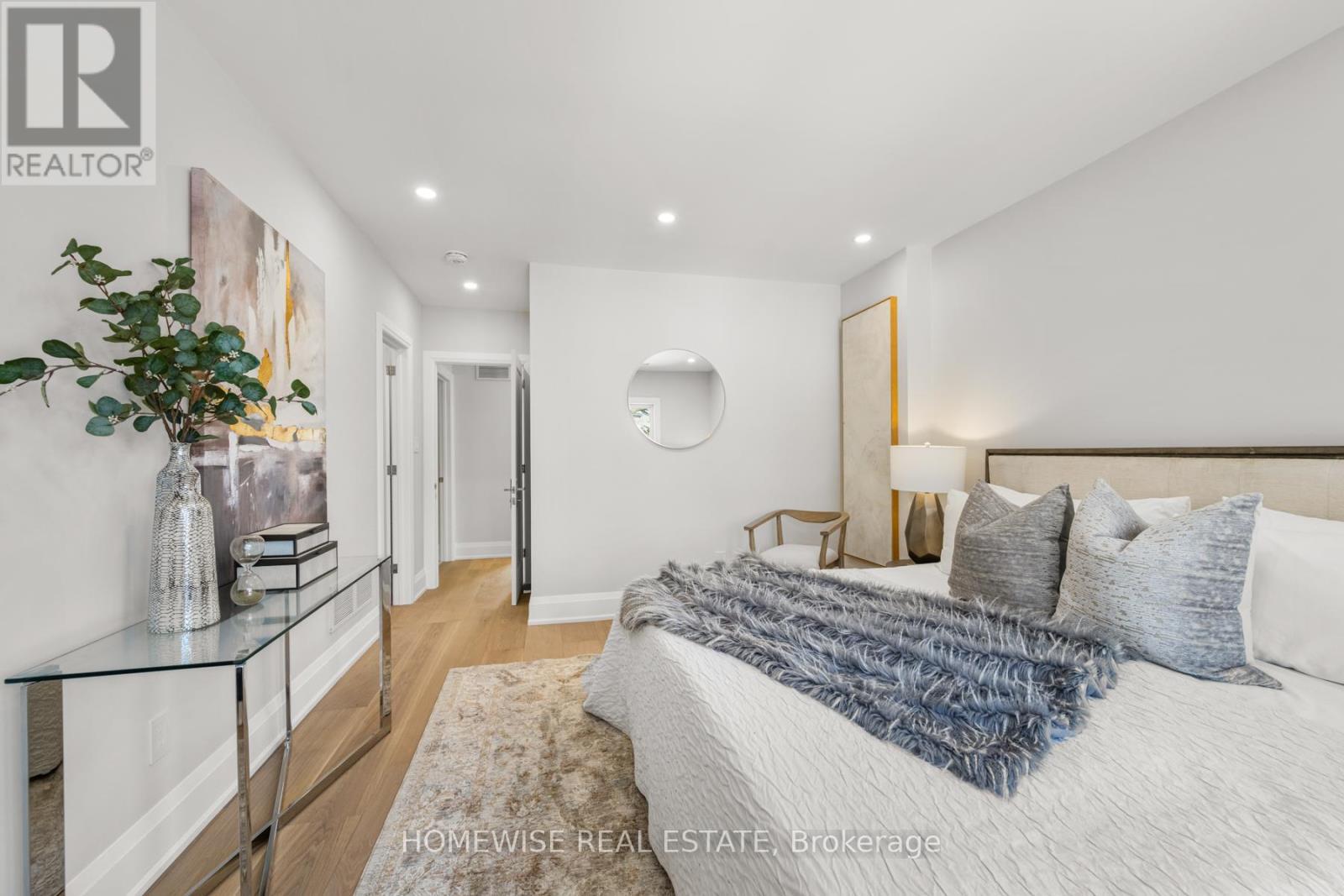 306 Manor Road E, Toronto, ON - Indoor Photo Showing Bedroom