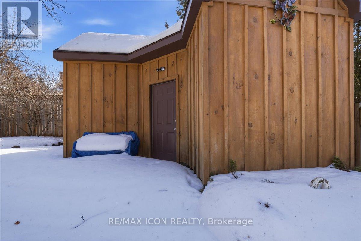 547 Wellington Street N, Kitchener, ON - Outdoor With Exterior