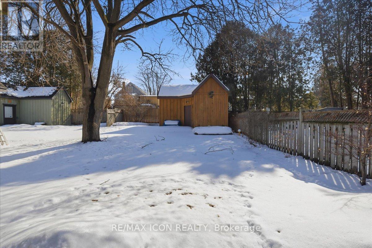 547 Wellington Street N, Kitchener, ON - Outdoor