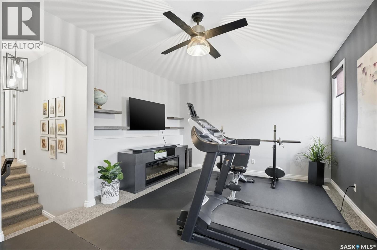 1015 Muzyka Road, Saskatoon, SK - Indoor Photo Showing Gym Room