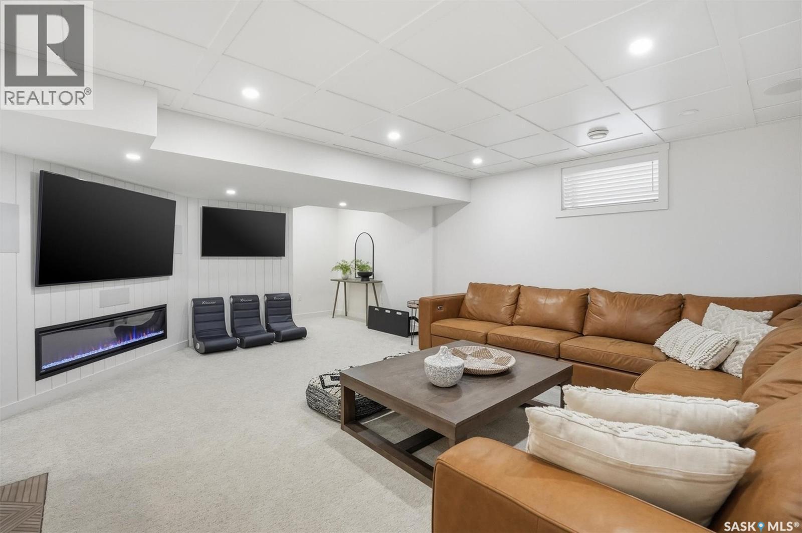 1015 Muzyka Road, Saskatoon, SK - Indoor