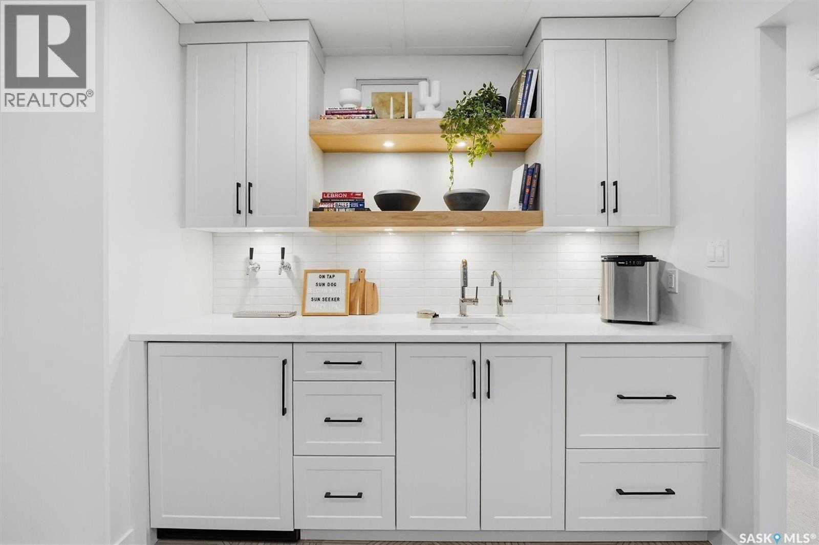 1015 Muzyka Road, Saskatoon, SK - Indoor