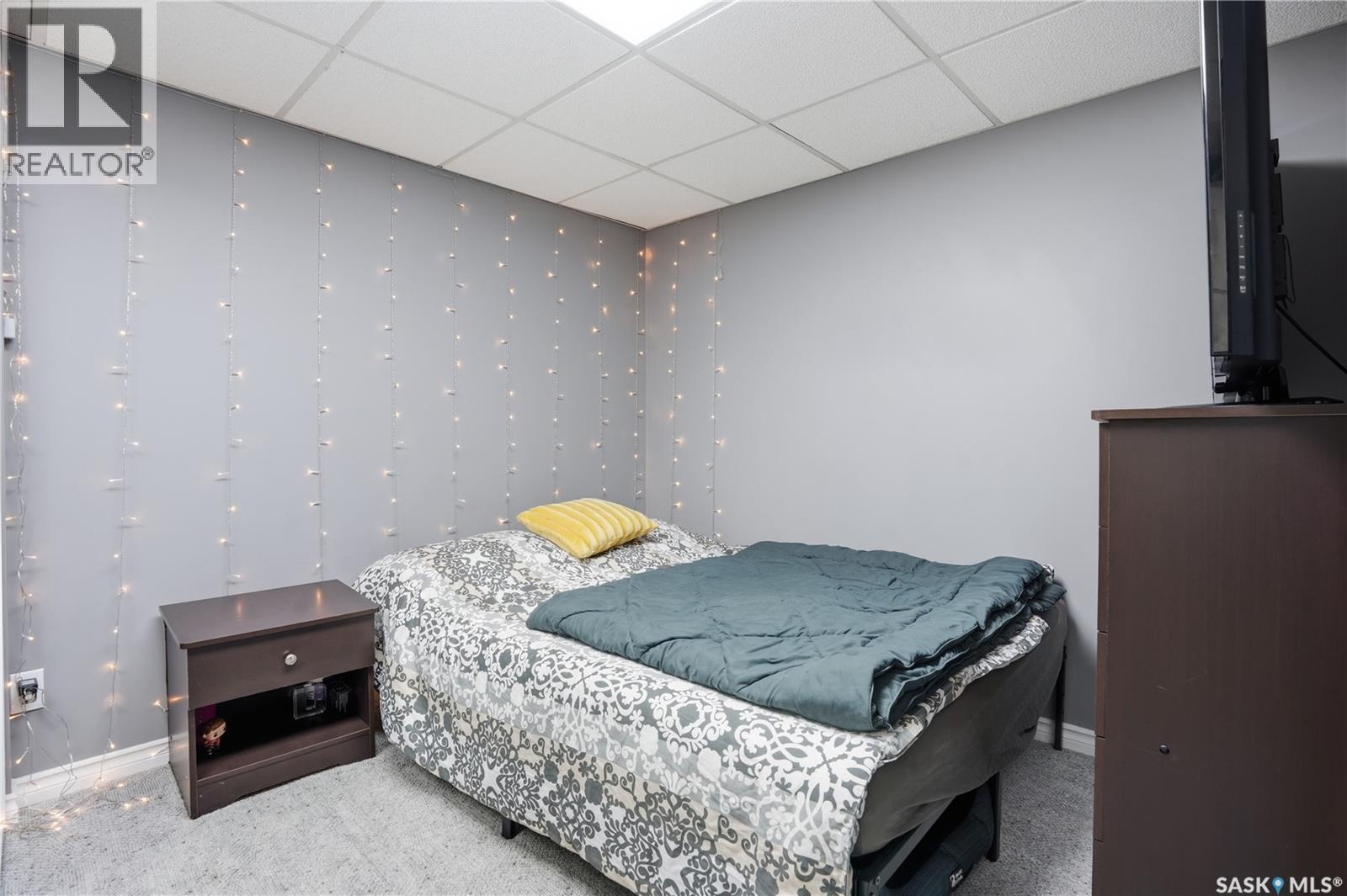 83 Carter Crescent, Regina, SK - Indoor Photo Showing Bedroom