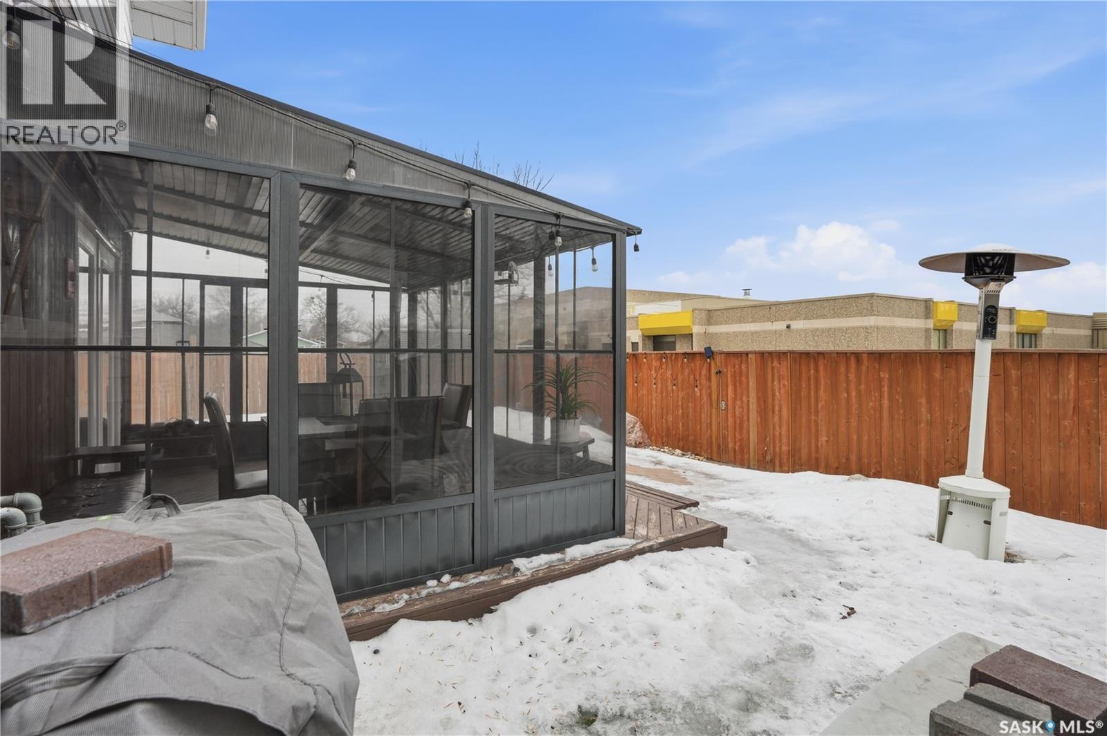 83 Carter Crescent, Regina, SK - Outdoor