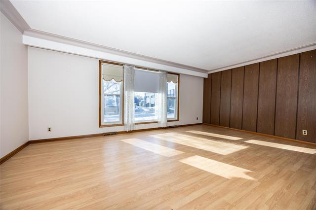 893 Jefferson Ave, Winnipeg, MB