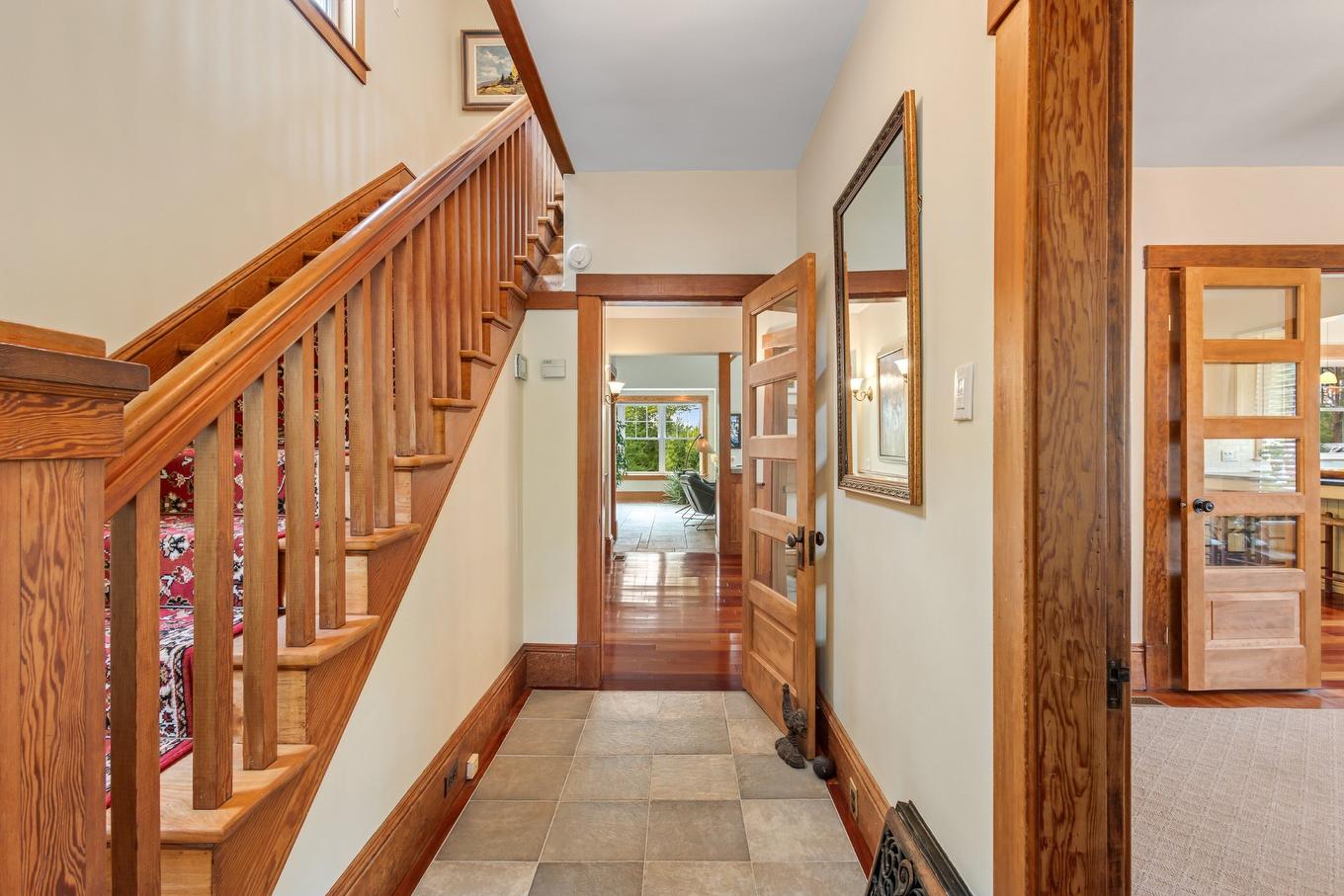 Hall d'entrée/Vestibule - 41 Rue Mountain, Sutton, QC - Indoor Photo Showing Other Room