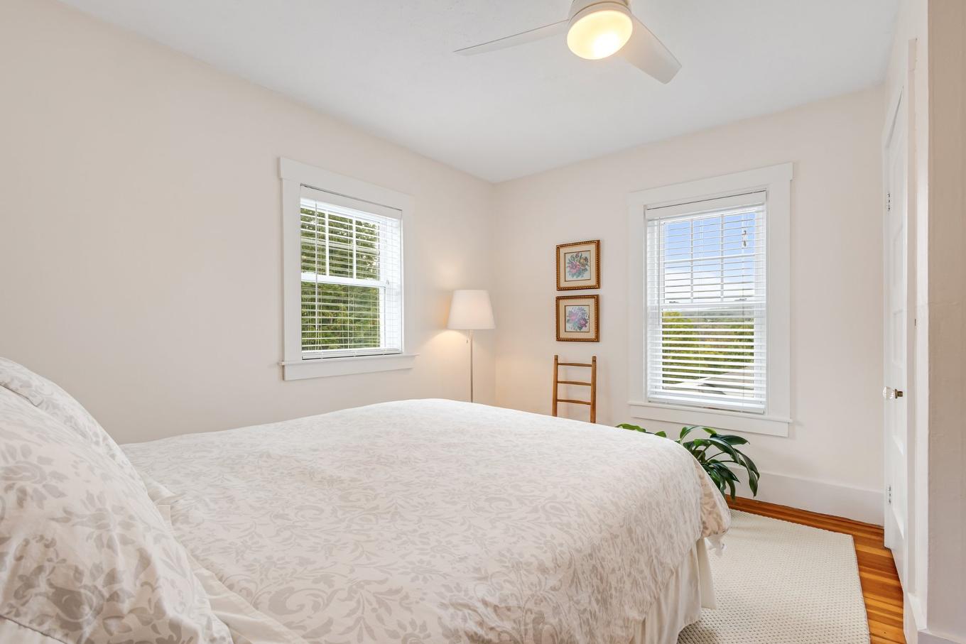Chambre à coucher - 41 Rue Mountain, Sutton, QC - Indoor Photo Showing Bedroom