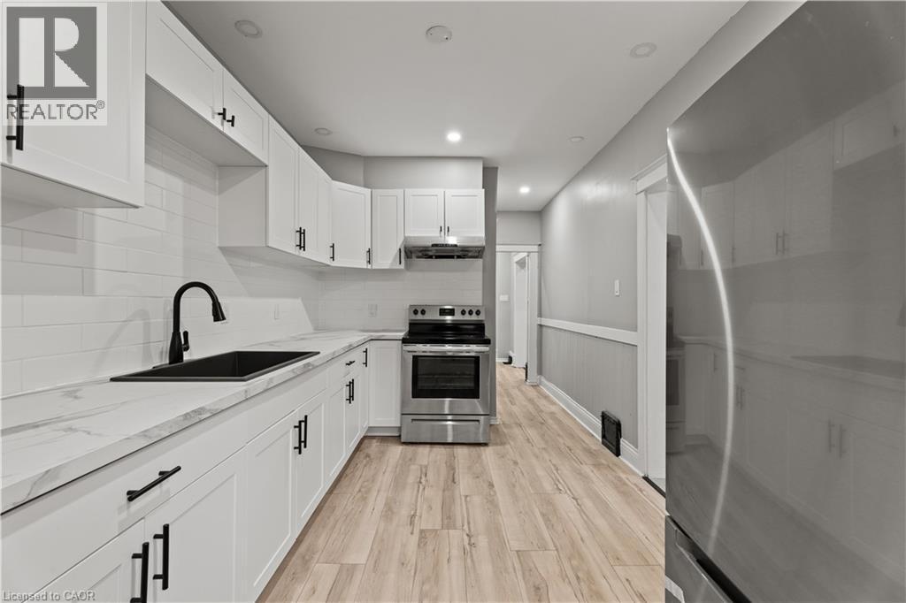 88 Gage Avenue S, Hamilton, ON - Indoor Photo Showing Kitchen With Upgraded Kitchen