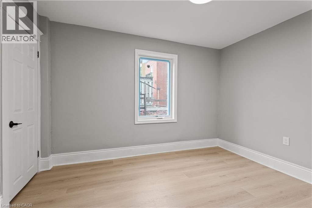 88 Gage Avenue S, Hamilton, ON - Indoor Photo Showing Other Room