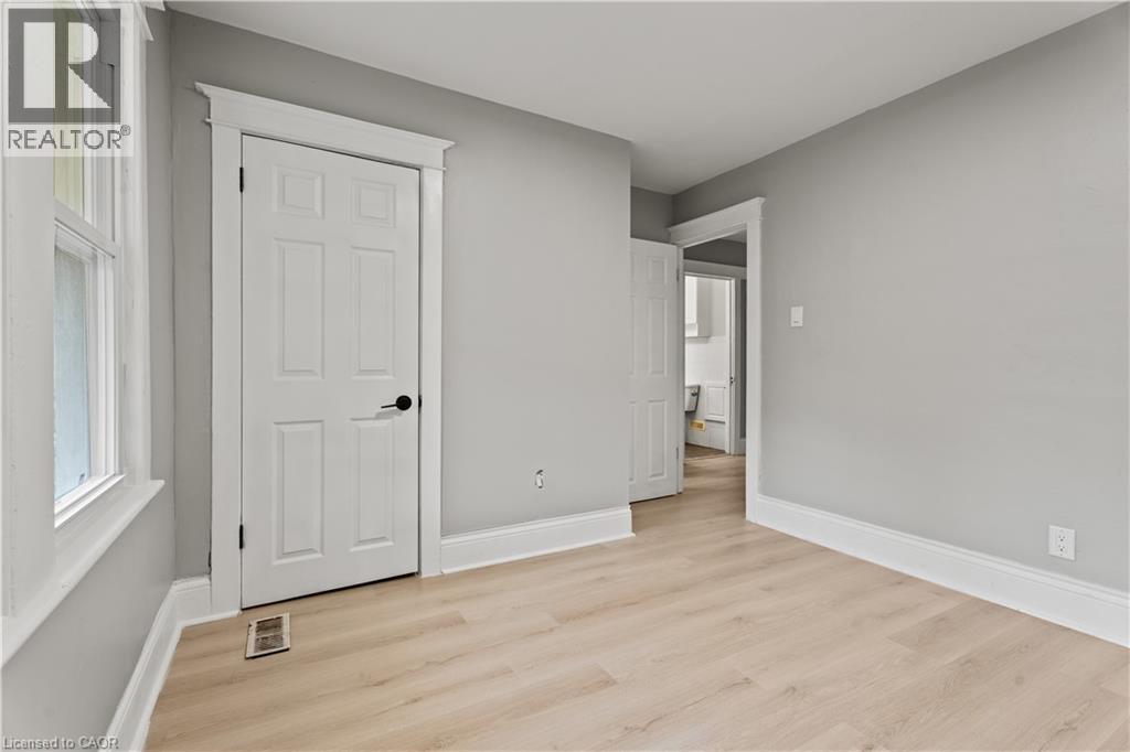 88 Gage Avenue S, Hamilton, ON - Indoor Photo Showing Other Room