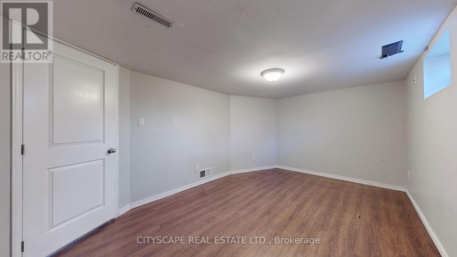 39 Woodward Avenue, Brampton, ON - Indoor Photo Showing Other Room