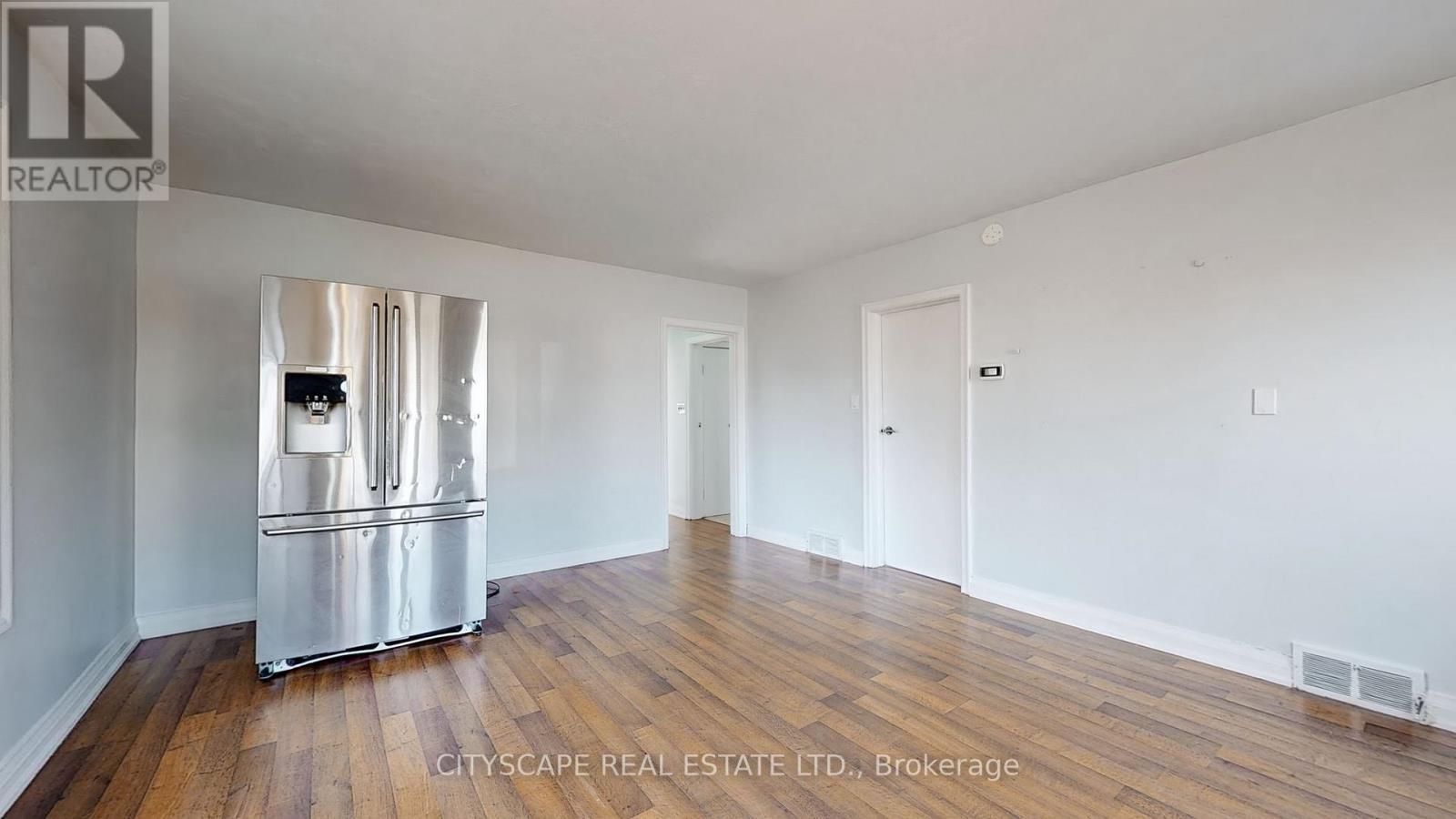 39 Woodward Avenue, Brampton, ON - Indoor Photo Showing Other Room