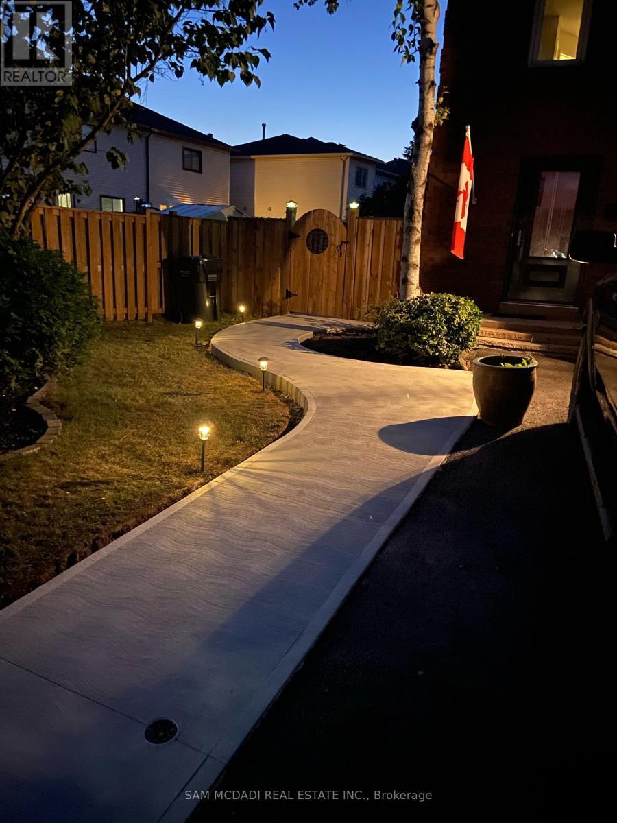 3382 Nighthawk Trail, Mississauga, ON - Outdoor