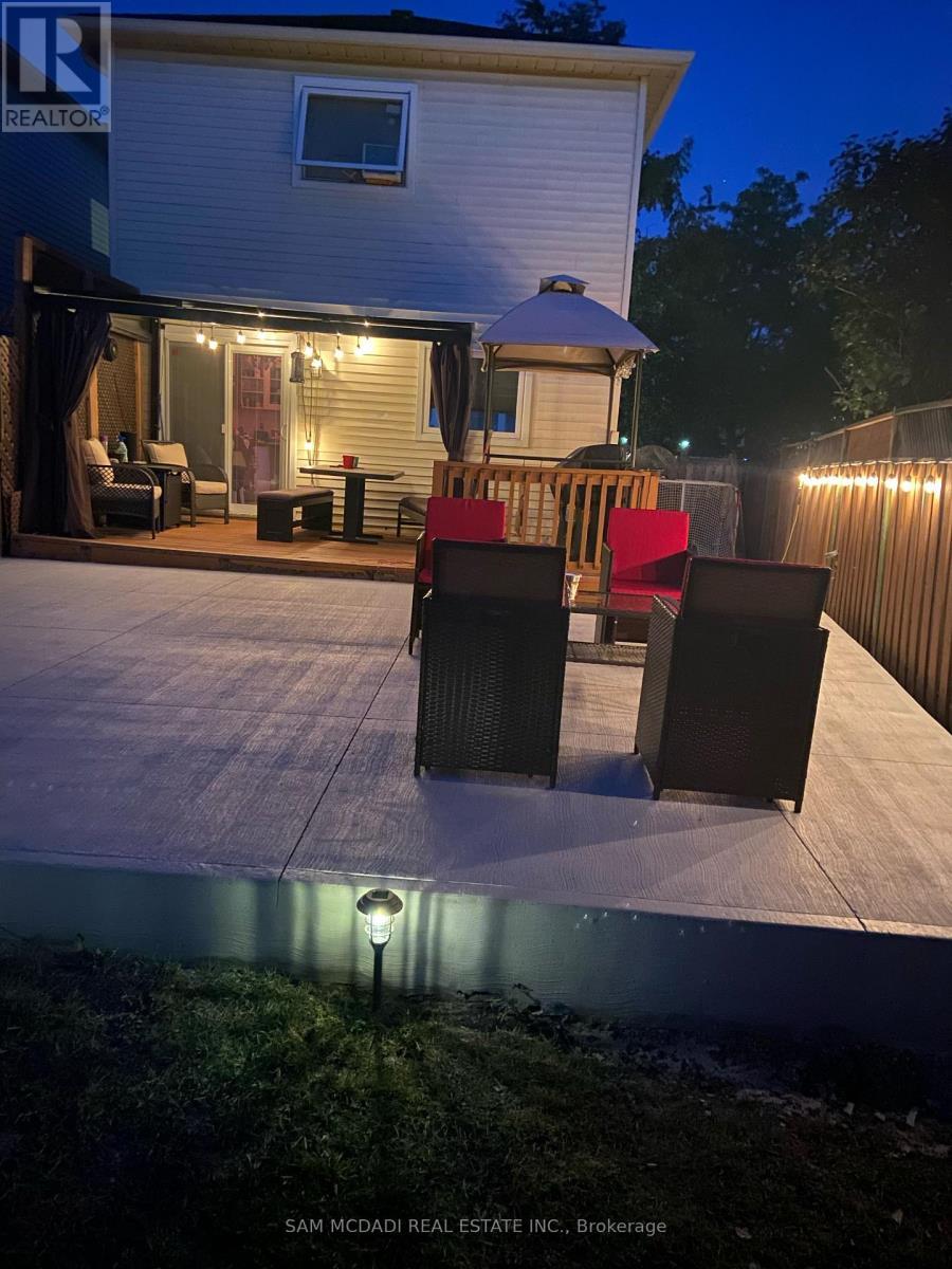 3382 Nighthawk Trail, Mississauga, ON - Outdoor With Deck Patio Veranda