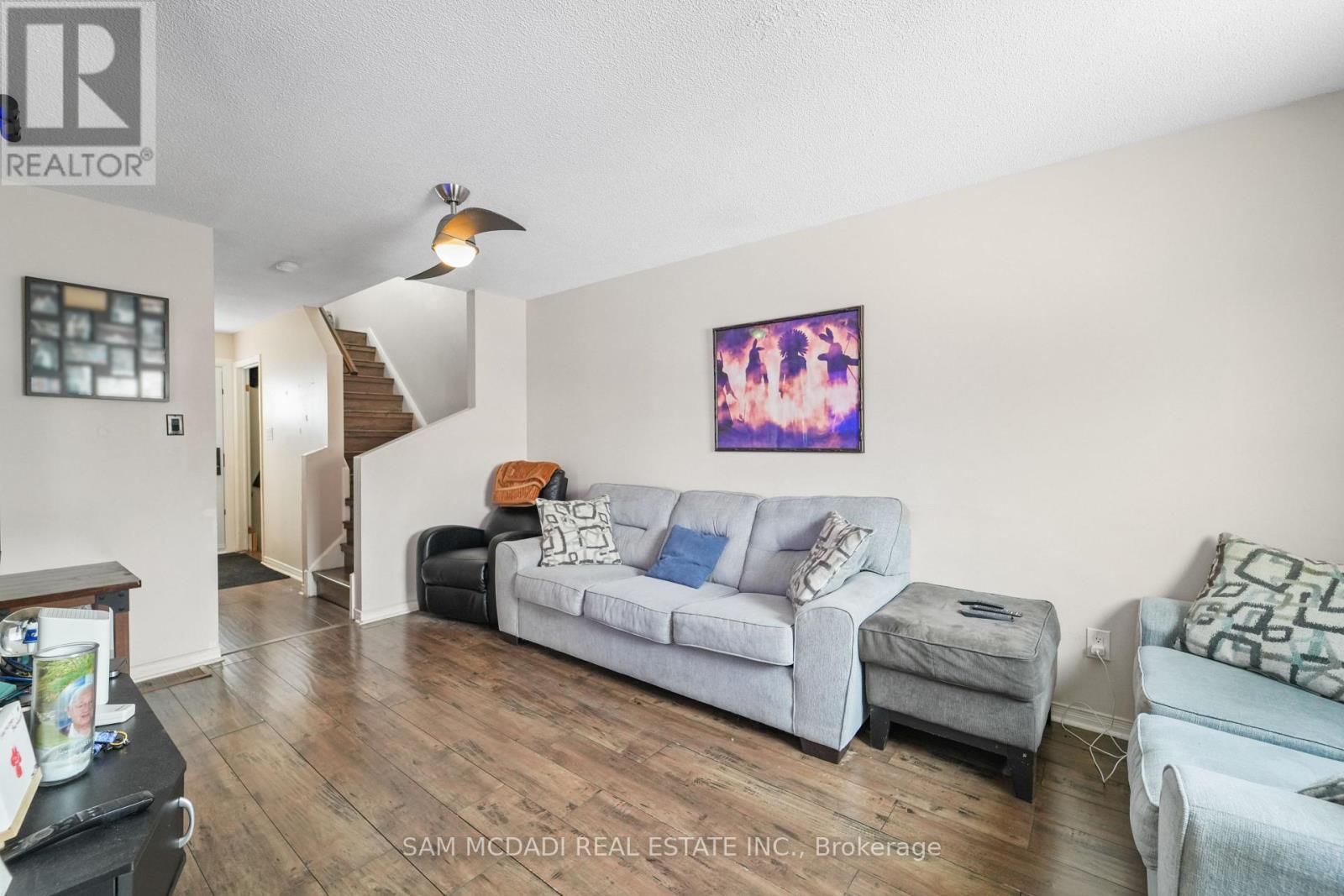 3382 Nighthawk Trail, Mississauga, ON - Indoor Photo Showing Living Room